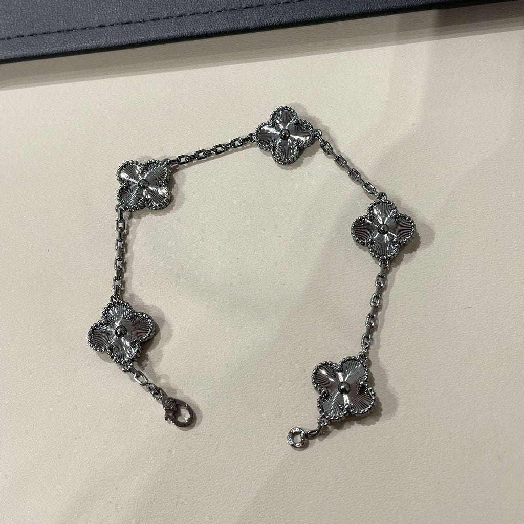 [MIRA]New CLOVER 5 MOTIF BLACK BRACELET
