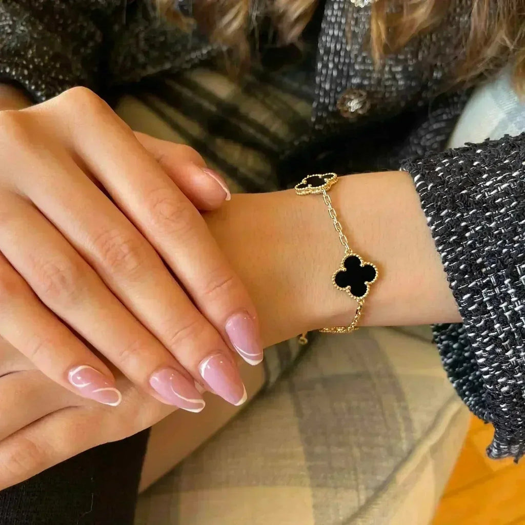 [MIRA]New CLOVER 5 MOTIF ONYXS BRACELET COLLECTION
