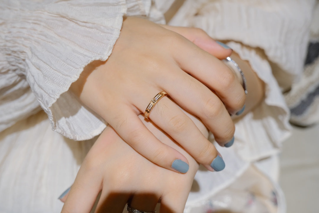 ??MIRA?¡¥LOVE RING 2.65MM DIAMOND