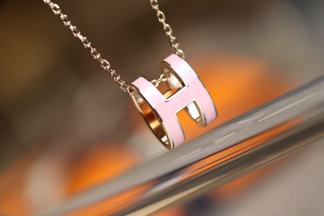 ??MIRA?¡¥POP H PEDANT PINK GOLD