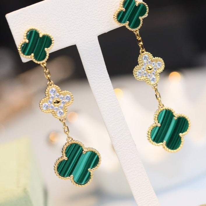 ??MIRA?¡¥CLOVER EARRINGS GOLD MALACHITE DIAMOND 3 MOTIF