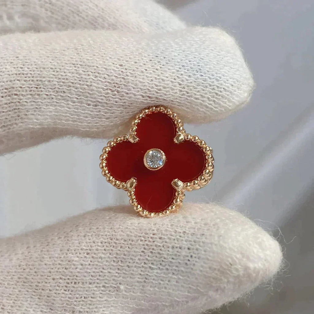 ??MIRA?¡¥CLOVER MEDIUM 1 MOTIFS CARNELIAN  DIAMOND earrings
