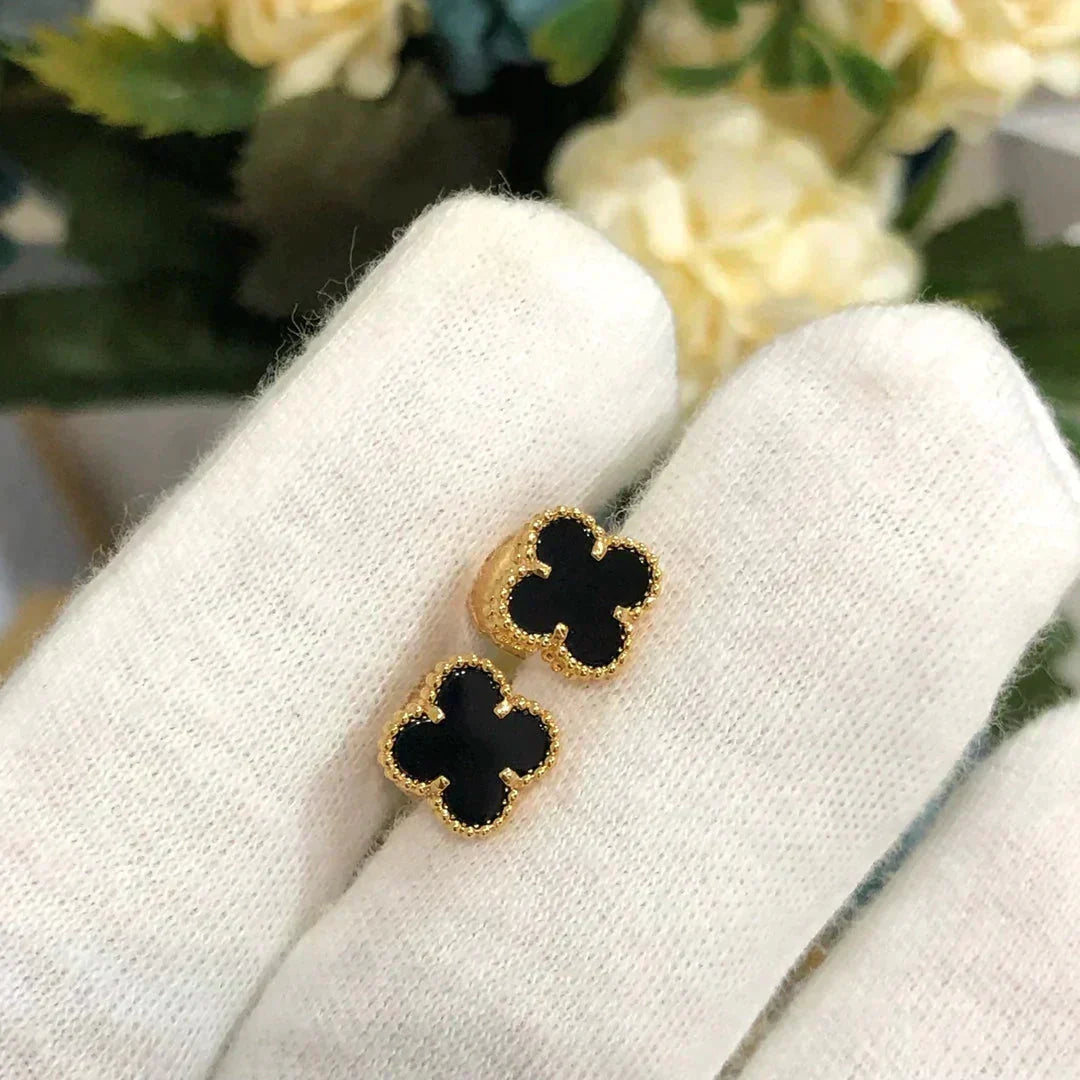 ??MIRA?¡¥CLOVER MINI 9.5MM BLACK MOP EARRINGS
