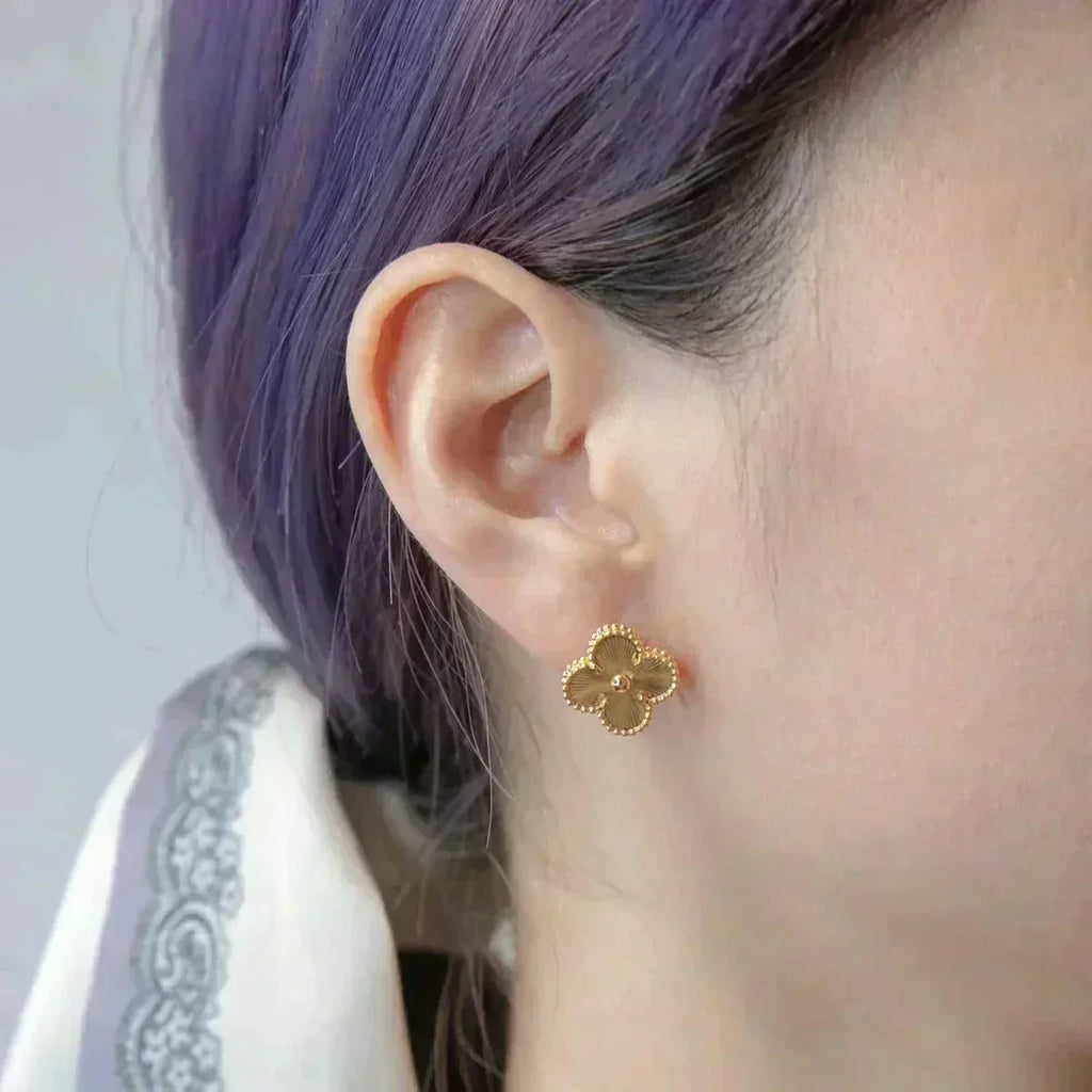 ??MIRA?¡¥CLOVER MEDIUM 1 MOTIFS LASER EARRINGS