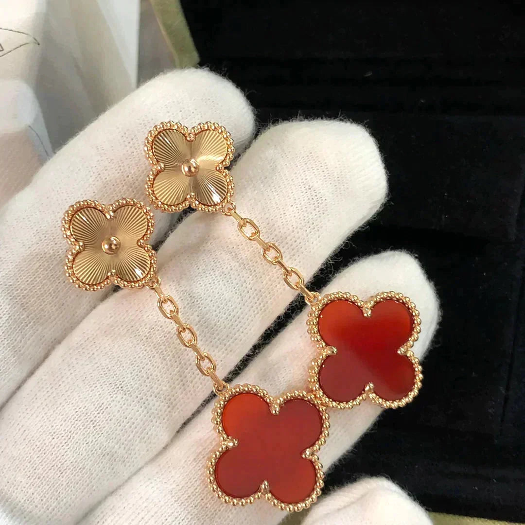 ??MIRA?¡¥CLOVER 2 MOTIF  LASER CARNELIAN EARRINGS