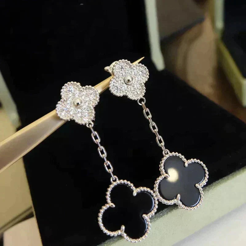 ??MIRA?¡¥CLOVER 2 MOTIFS  DIAMOND ONYX EARRINGS SILVER