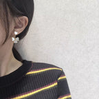 ??MIRA?¡¥CLOVER SWEET WHITE MOP EARRINGS
