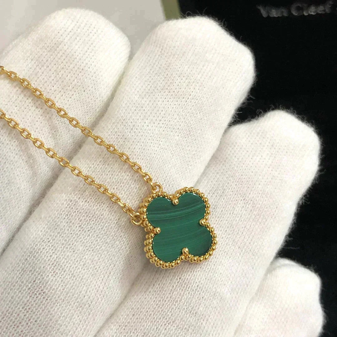 ??MIRA?¡¥CLOVER 15MM MALACHITE SINGLE FLOWER  NECKLACE
