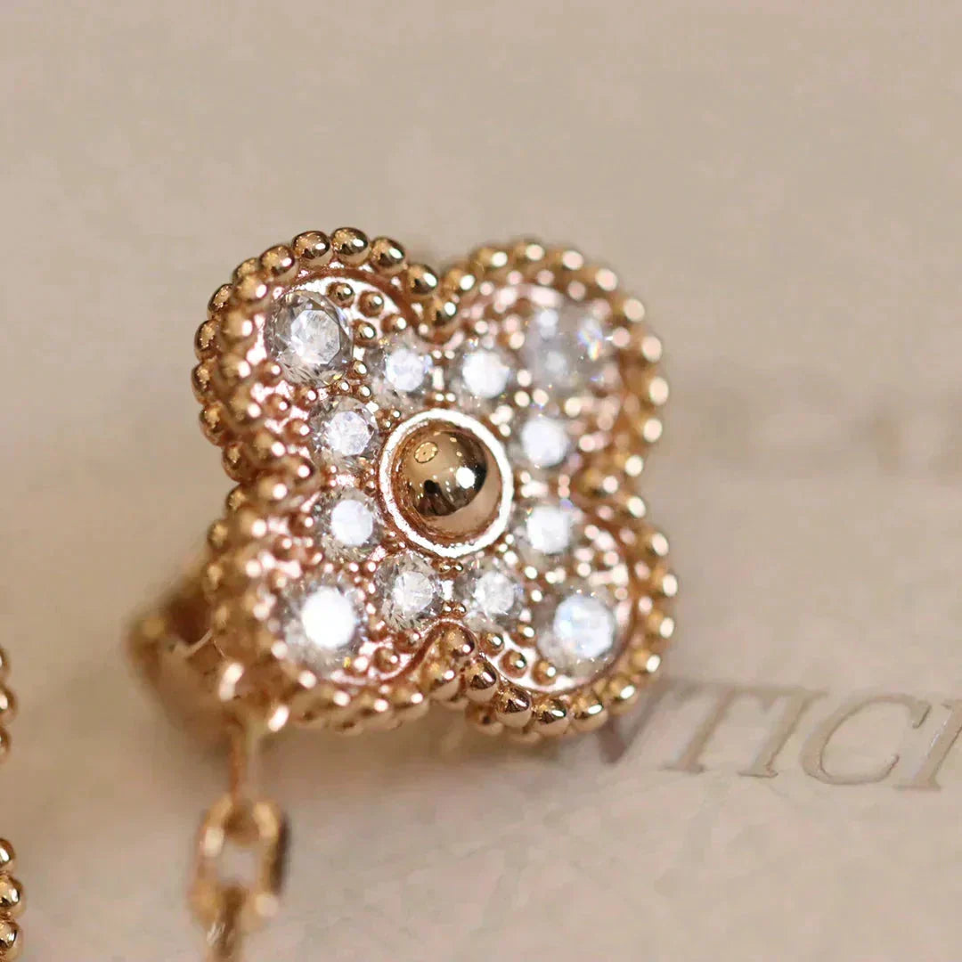 ??MIRA?¡¥CLOVER MEDIUM 1 MOTIFS FUll DIAMOND EARRINGS