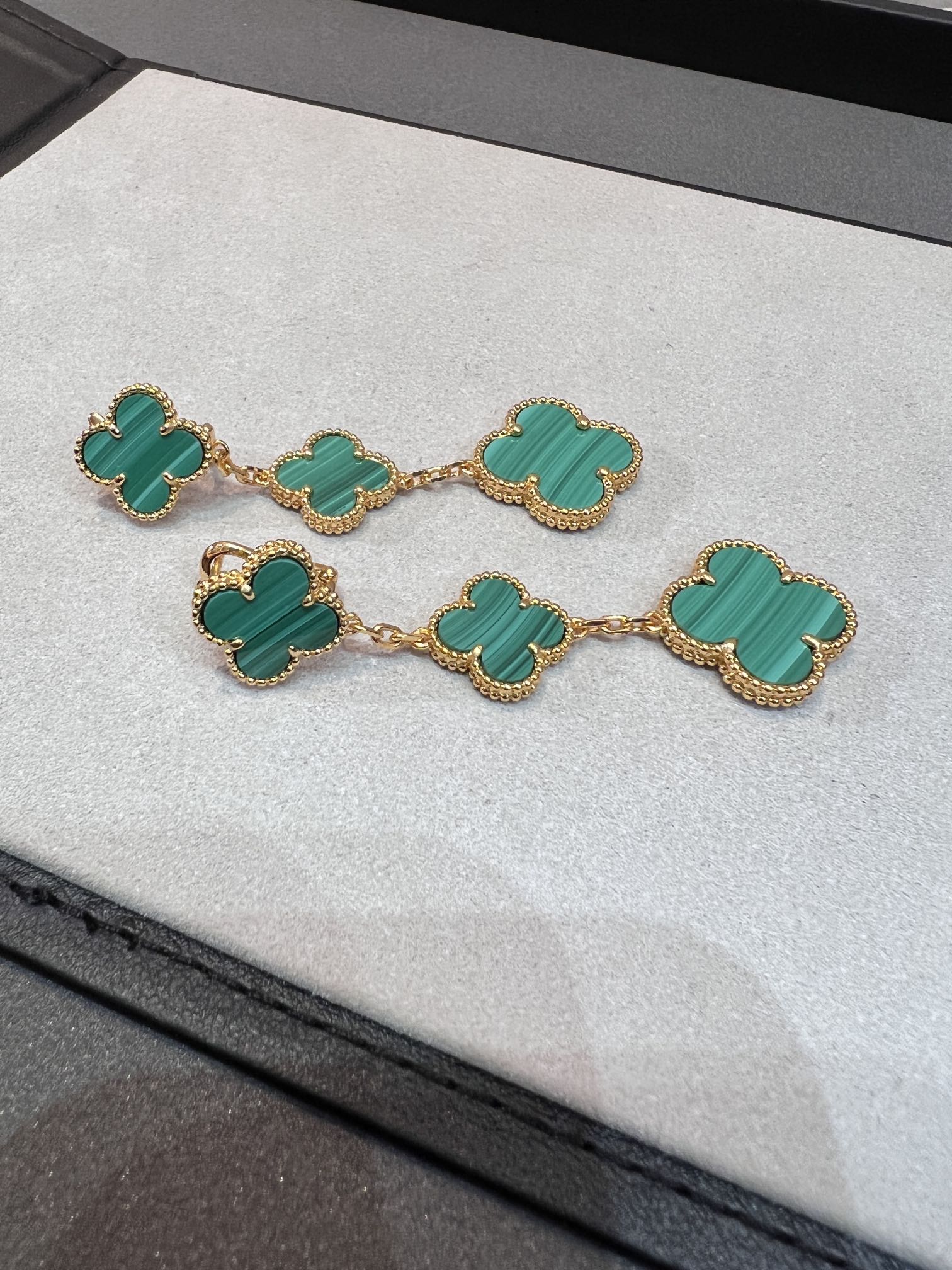 ??MIRA?¡¥CLOVER MALACHITE 3 MOTIFS GOLD