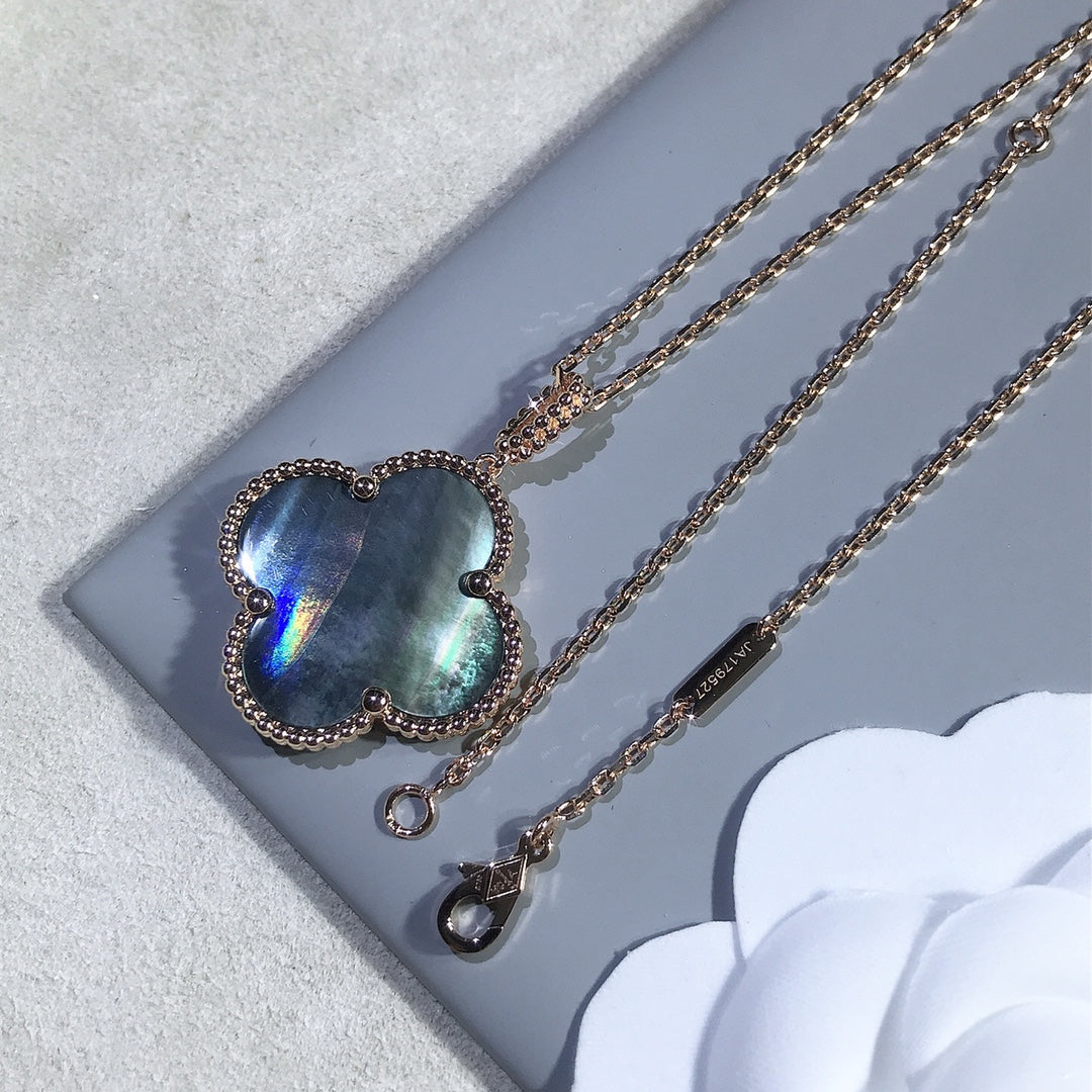 ??MIRA?¡¥CLOVER 25MM GOLD DARK MOP BIG CLOVER NECKLACE