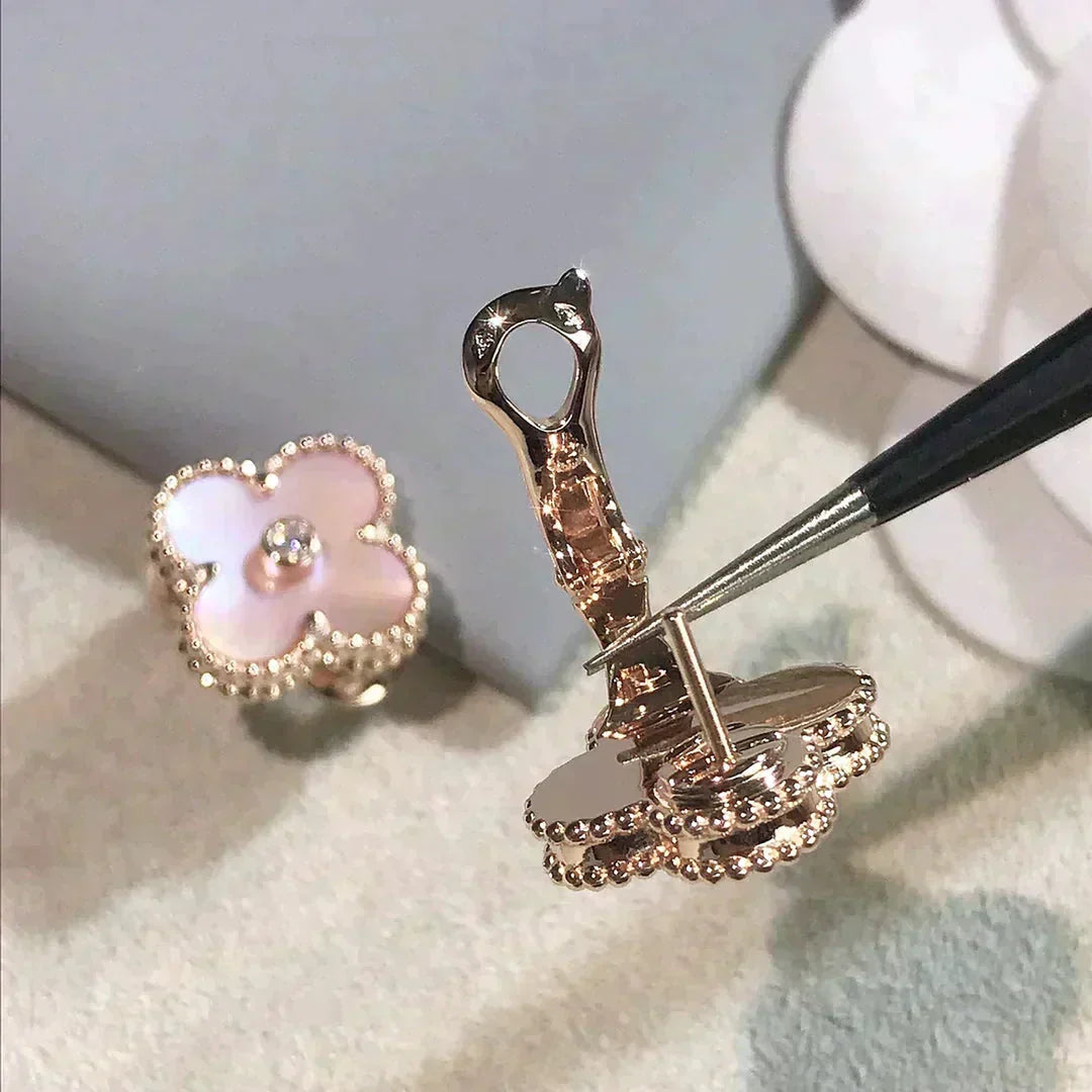??MIRA?¡¥CLOVER MEDIUM 1 MOTIFS  PINK MOP DIAMOND EARRINGS