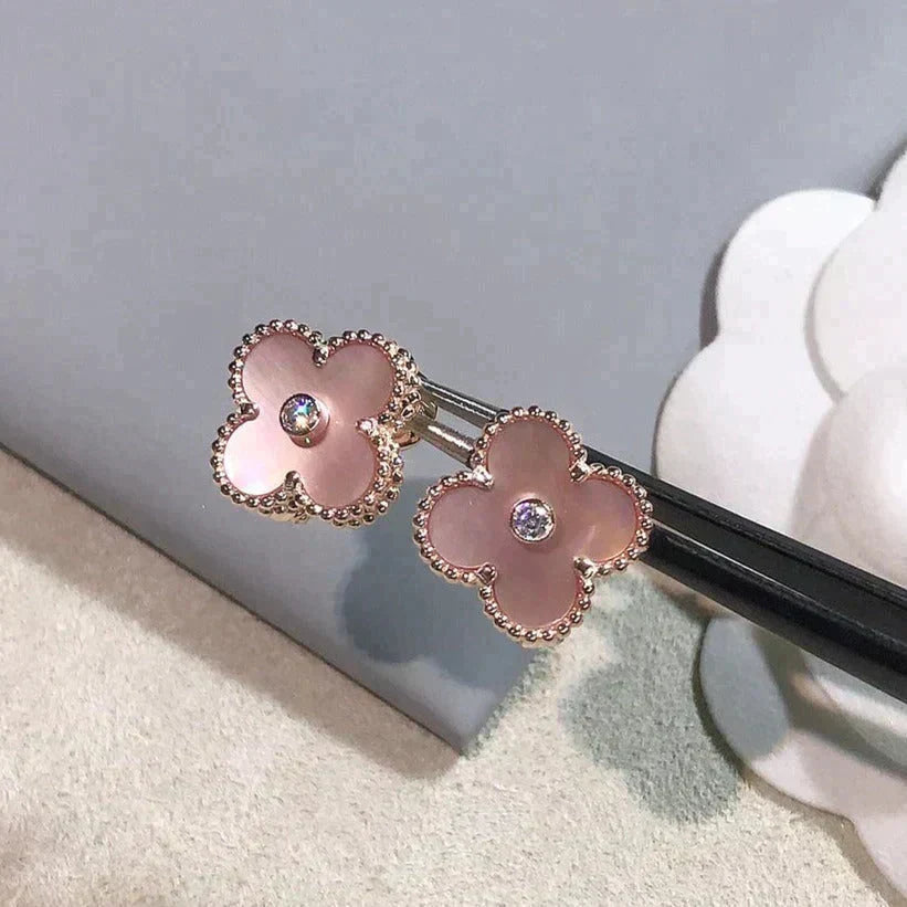 ??MIRA?¡¥CLOVER MEDIUM 1 MOTIFS  PINK MOP DIAMOND EARRINGS