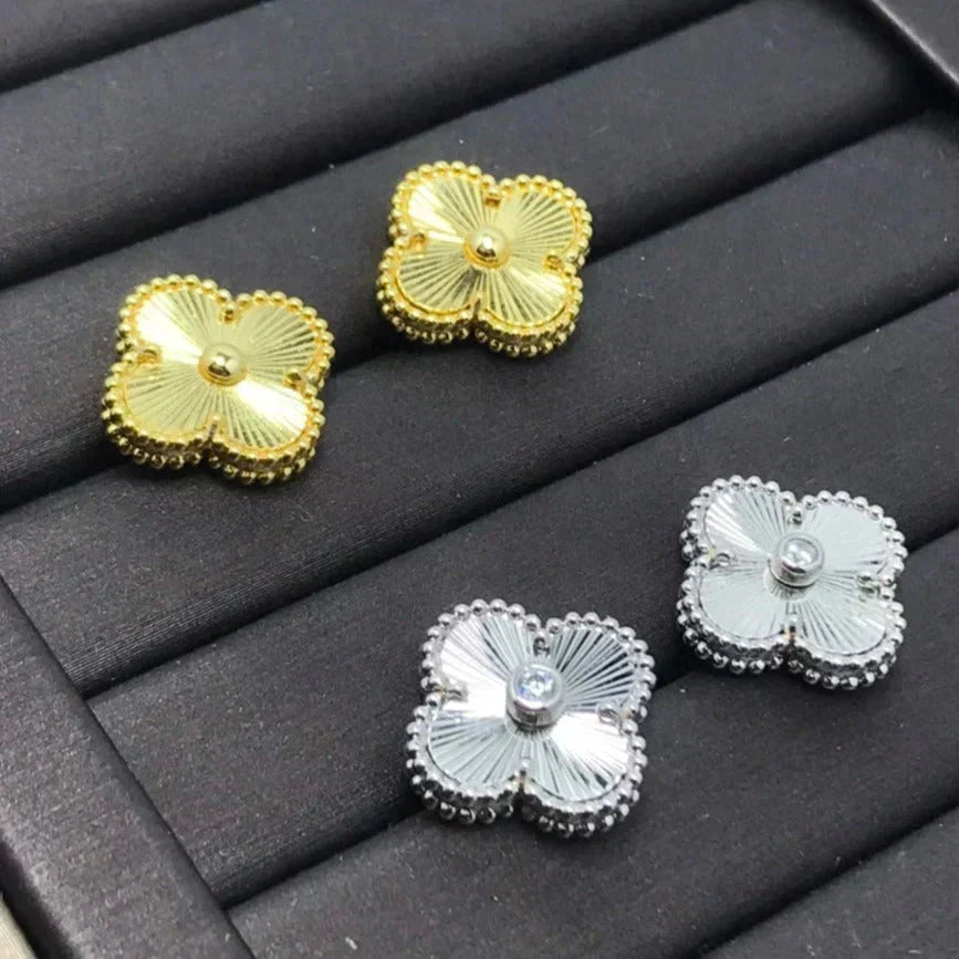 ??MIRA?¡¥CLOVER MINI 9.5MM LASER EARRINGS
