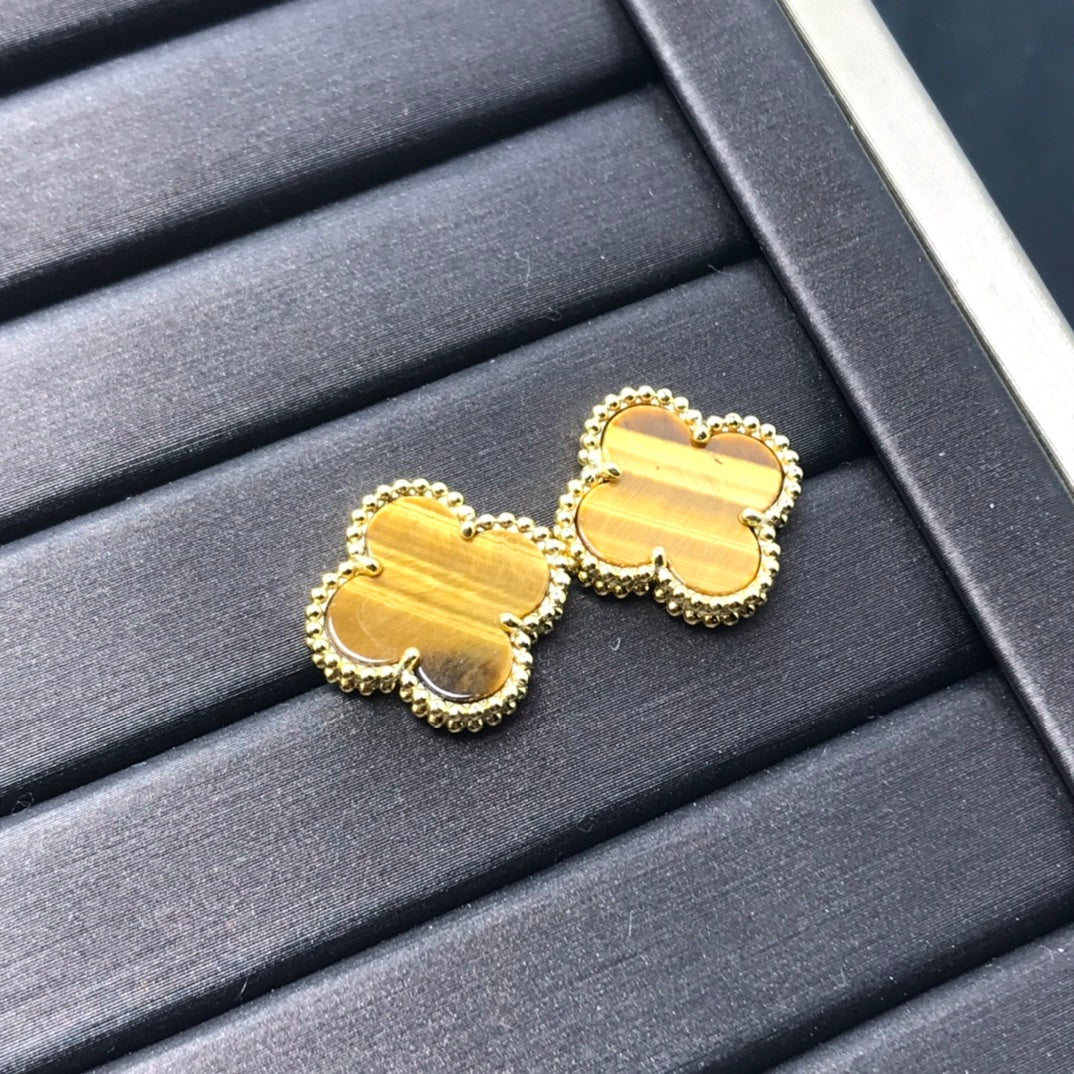 ??MIRA?¡¥CLOVER MEDIUM 1 MOTIFS TIGER EYE EARRINGS