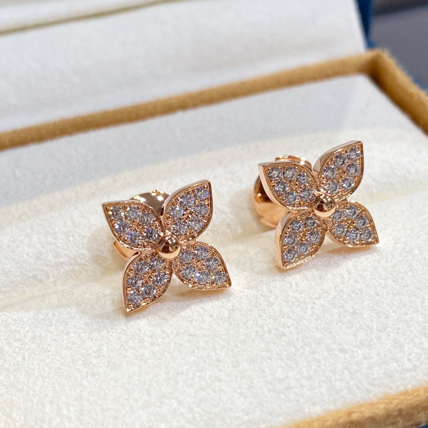 ??MIRA?¡¥STAR DIAMOND EARRINGS