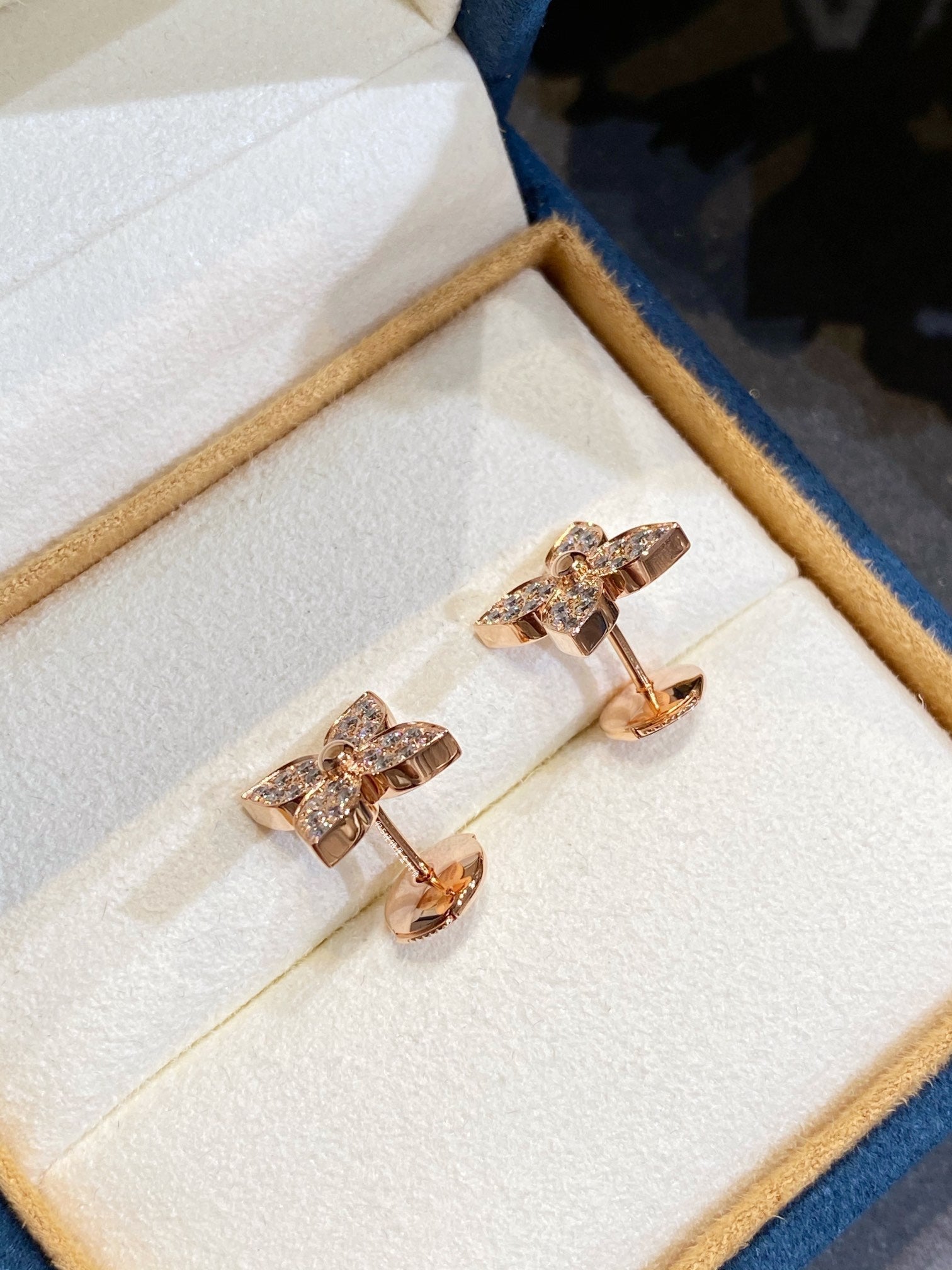 ??MIRA?¡¥STAR DIAMOND EARRINGS