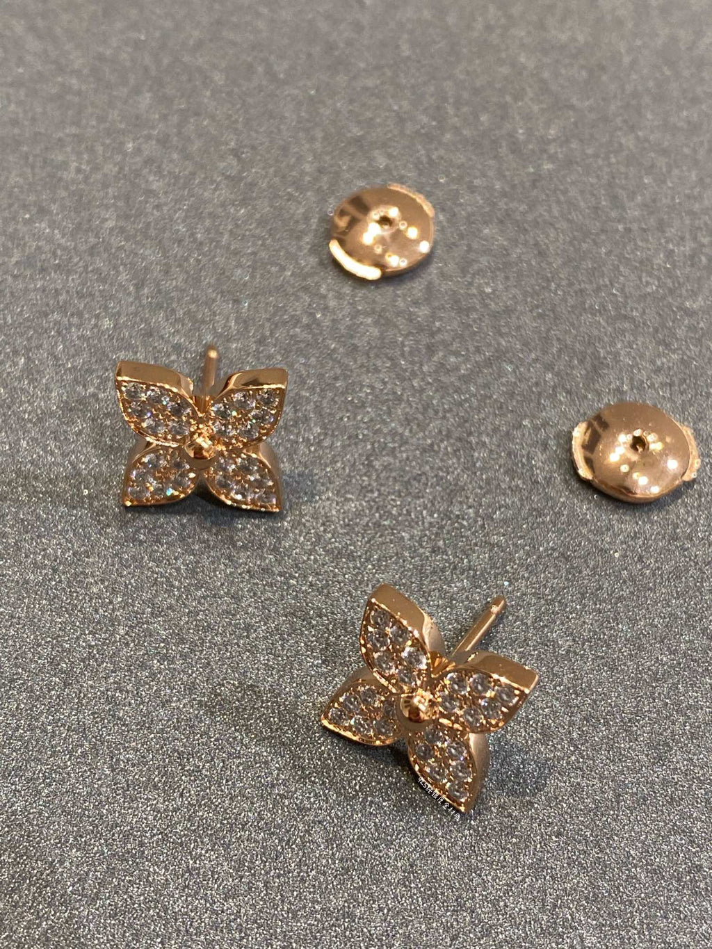 ??MIRA?¡¥STAR DIAMOND EARRINGS