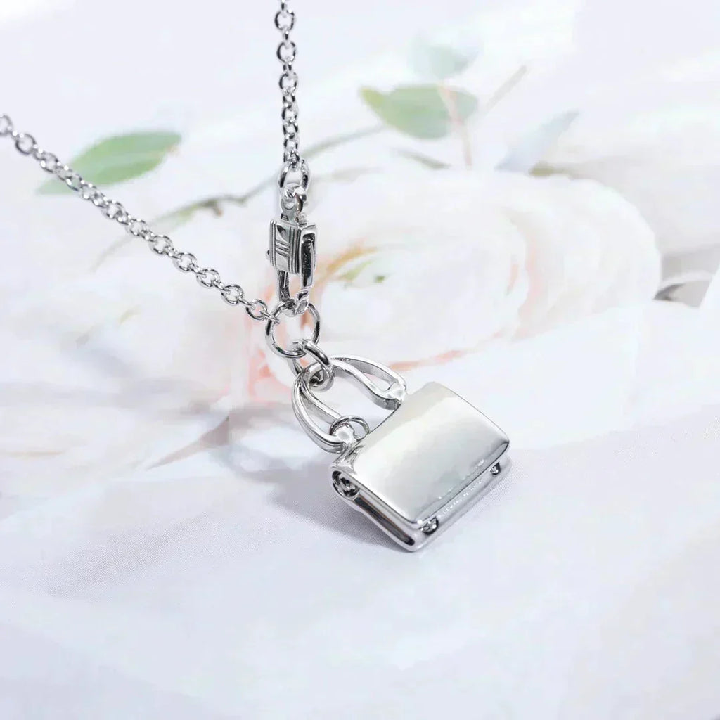 ??MIRA?¡¥AMULETTE PEDANT SILVER NECKLACE