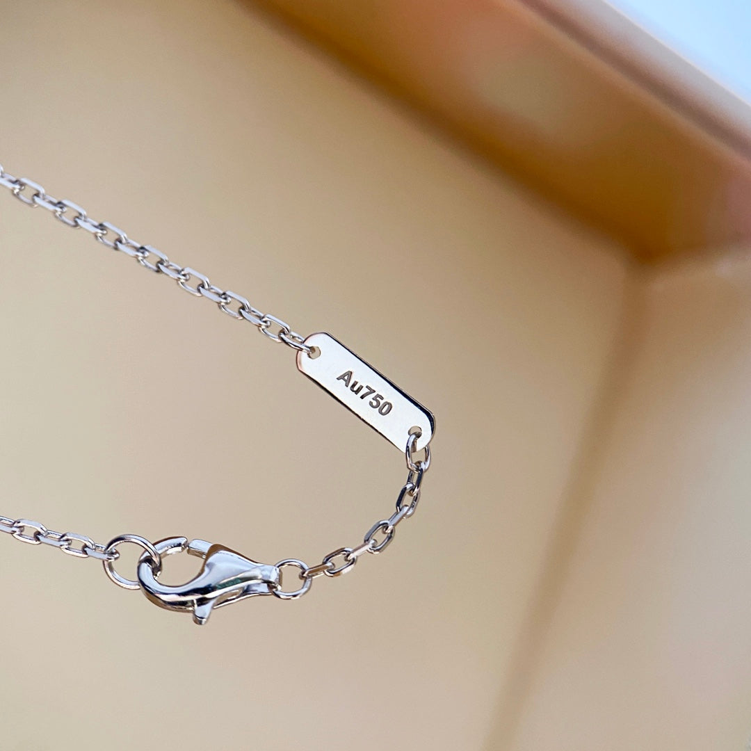 ??MIRA?¡¥CLOVER DIAMOND NECKLACE SILVER