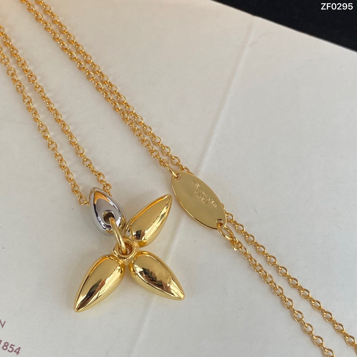 ??MIRA?¡¥LOUISETTE PEDANT GOLD NECKLACE