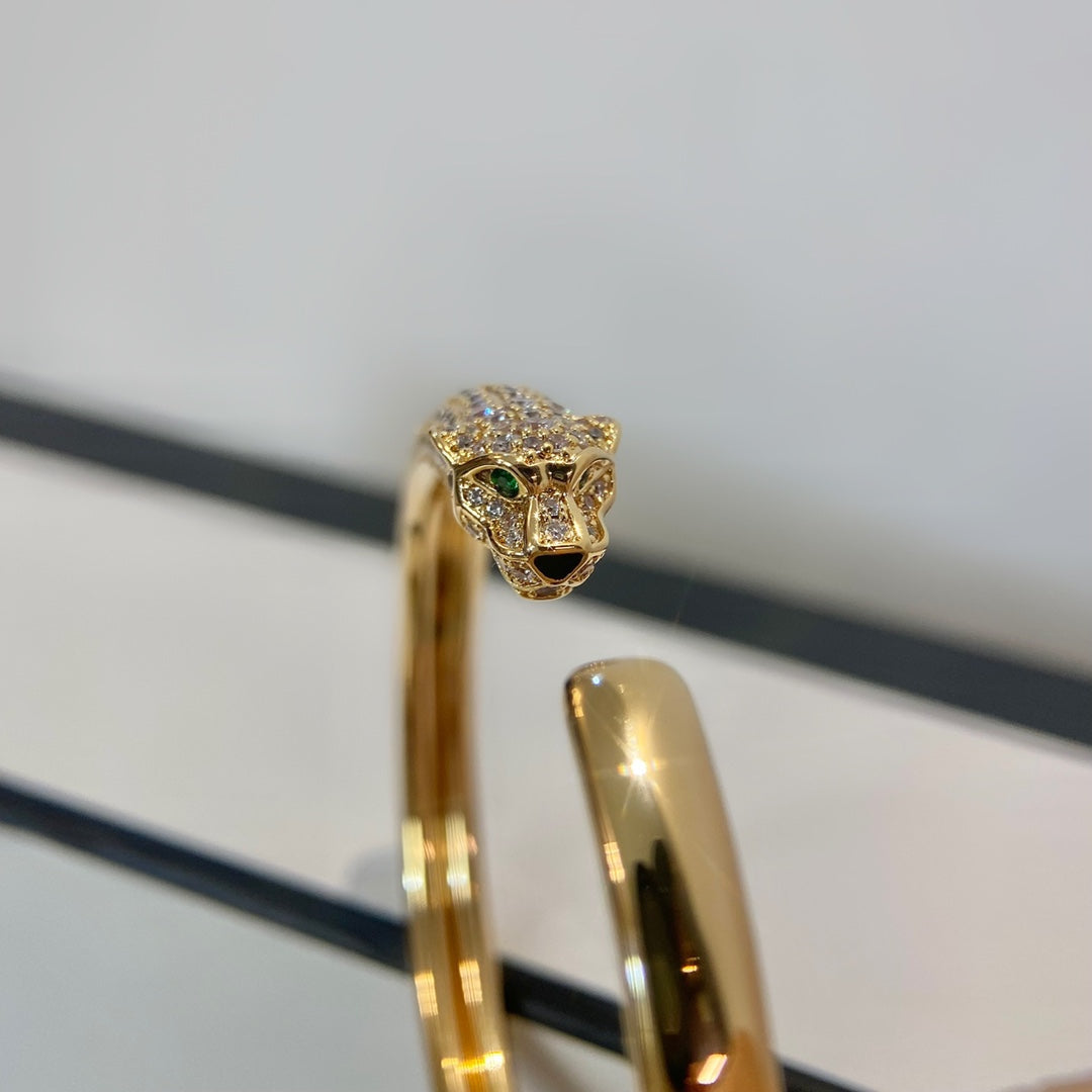 ??MIRA?¡¥PANTHERE GOLD DIAMOND OPEN BRACELET