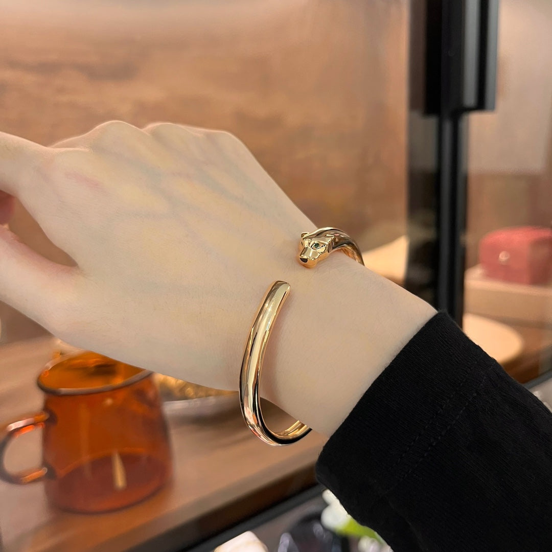 ??MIRA?¡¥PANTHERE GOLD OPEN BRACELET