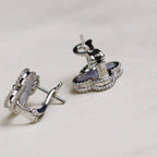 ??MIRA?¡¥CLOVER MEDIUM 1 MOTIFS  WHITE MOP EARRINGS SILVER