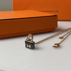 ??MIRA?¡¥CONSTANCE BLACK PEDANT PINK GOLD NECKLACE