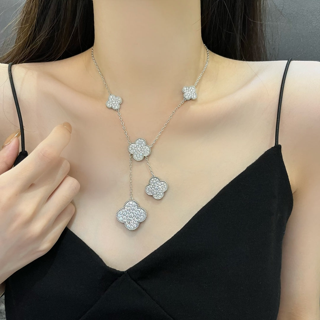 ??MIRA?¡¥CLOVER 5 MOTIFS SILVER DIAMONDS NECKLACE