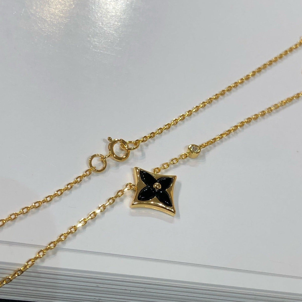 ??MIRA?¡¥STAR BLACK MOP NECKLACE