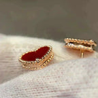 ??MIRA?¡¥HEART CARNELIAN STUD EARRINGS