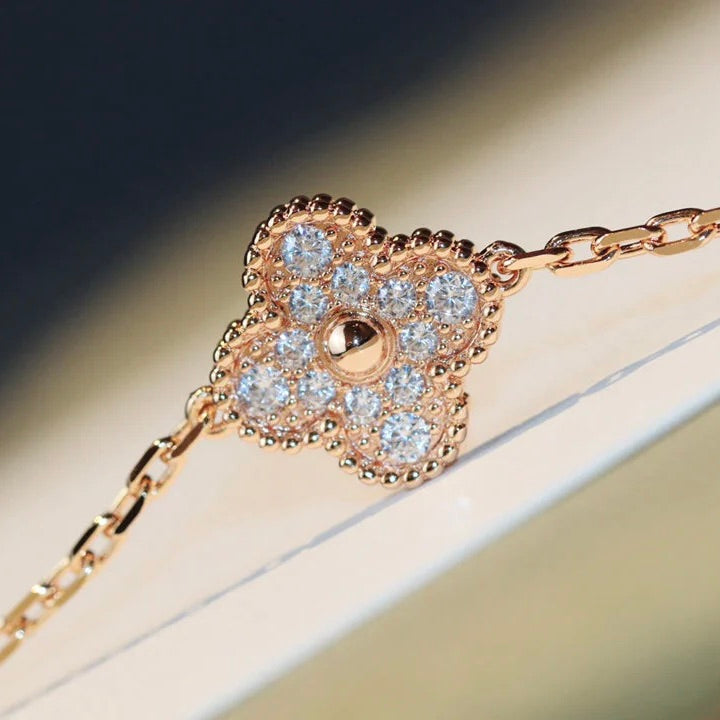 ??MIRA?¡¥CLOVER 20 MOTIFS LASER DIAMOND NECKLACE