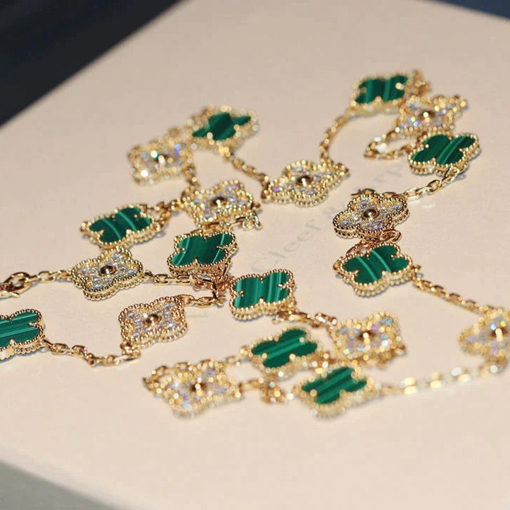 ??MIRA?¡¥CLOVER 20 MOTIFS MALACHITE DIAMOND NECKLACE