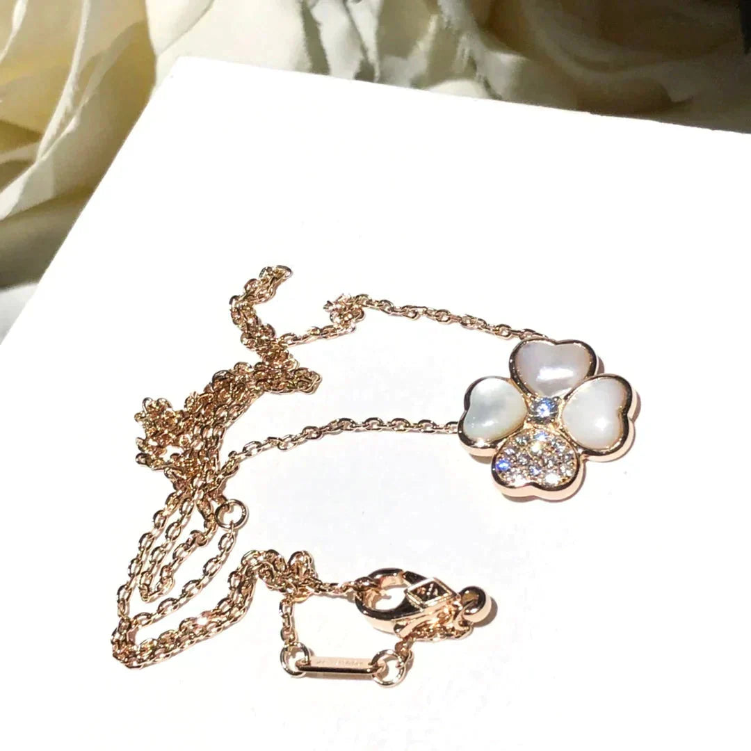 ??MIRA?¡¥CLOVER MOP DIAMOND ROSE GOLD NECKLACE