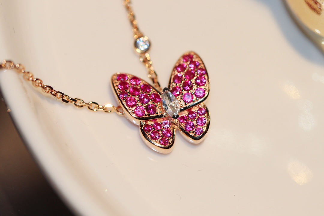 ??MIRA?¡¥BUTTERFLY RED DIAMOND ROSE GOLD NECKLACE