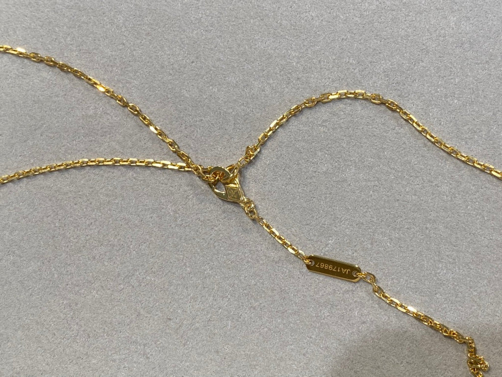??MIRA?¡¥CLOVER 25MM NECKLACE GOLD CARNELIAN