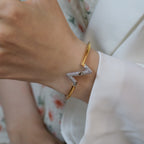 ??MIRA?¡¥VOLTE UPSITE DOWN GOLD DIAMOND BRACELET