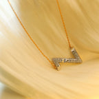 ??MIRA?¡¥VOLT SILVER DIAMOND PEDANT NECKLACE