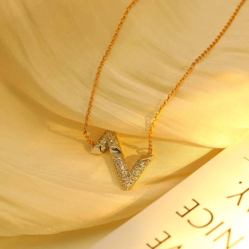??MIRA?¡¥VOLT SILVER DIAMOND PEDANT NECKLACE