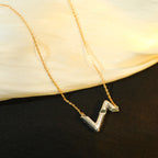 ??MIRA?¡¥VOLT SILVER DIAMOND PEDANT NECKLACE