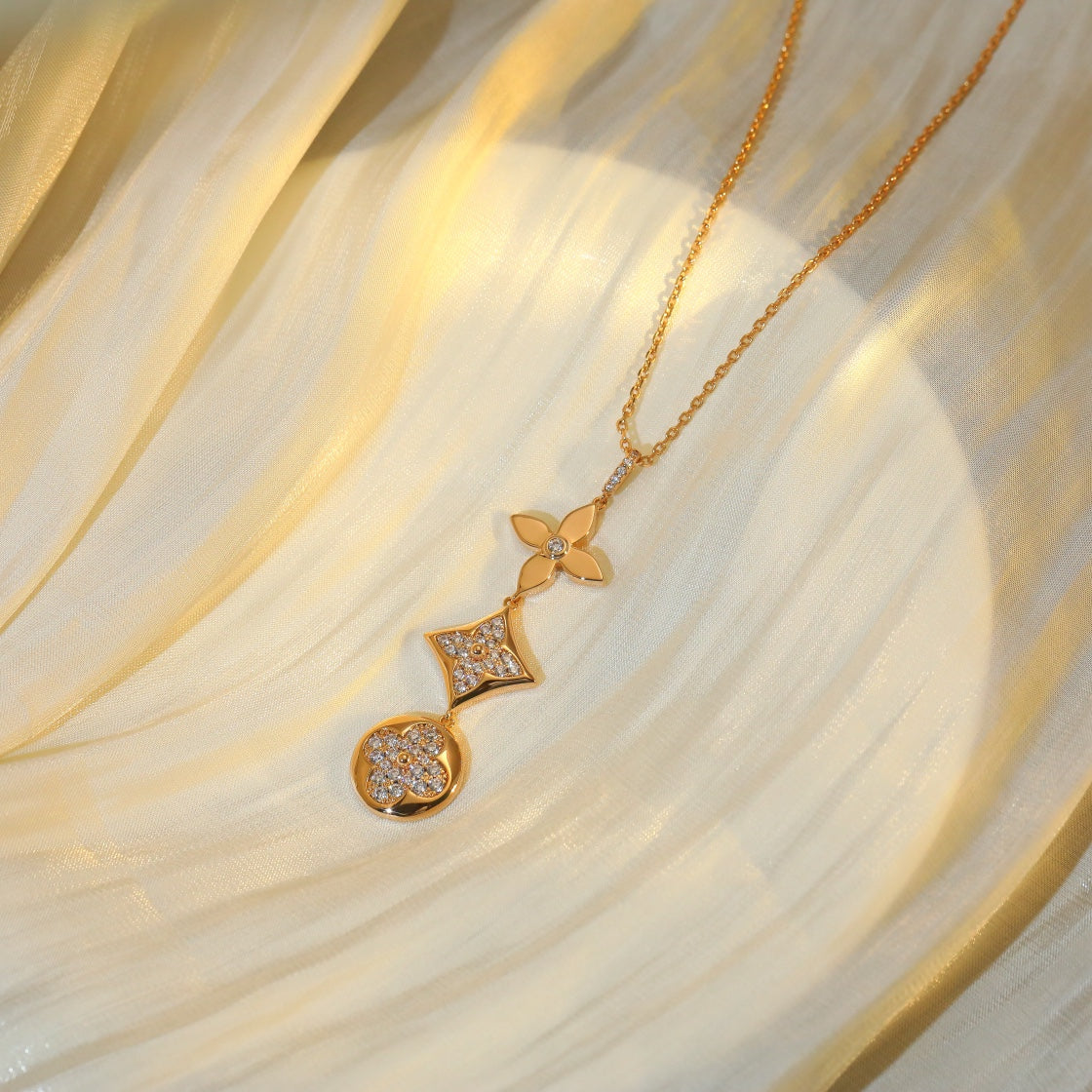 ??MIRA?¡¥STAR AND SUN DIAMOND PINK GOLD NECKLACE