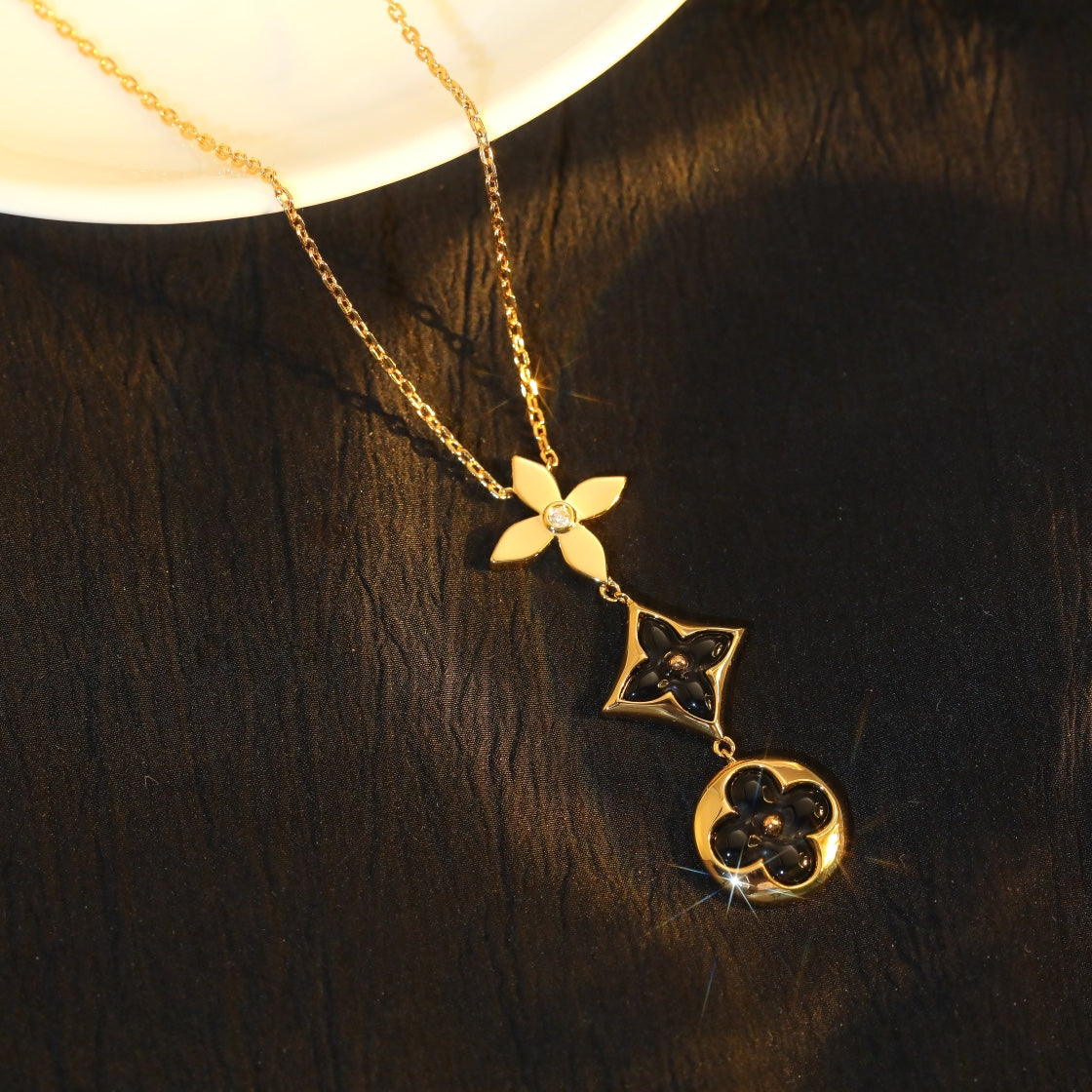 ??MIRA?¡¥STAR AND SUN ONYX PINK GOLD NECKLACE