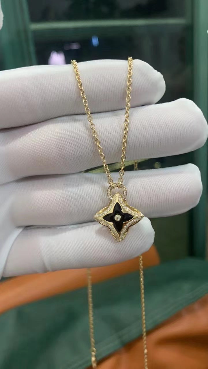 ??MIRA?¡¥STAR PEDANT PINK GOLD DIAMOND NECKLACE
