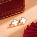 ??MIRA?¡¥CLOVER MEDIUM 1 MOTIFS  WHITE MOP STUD EARRINGS