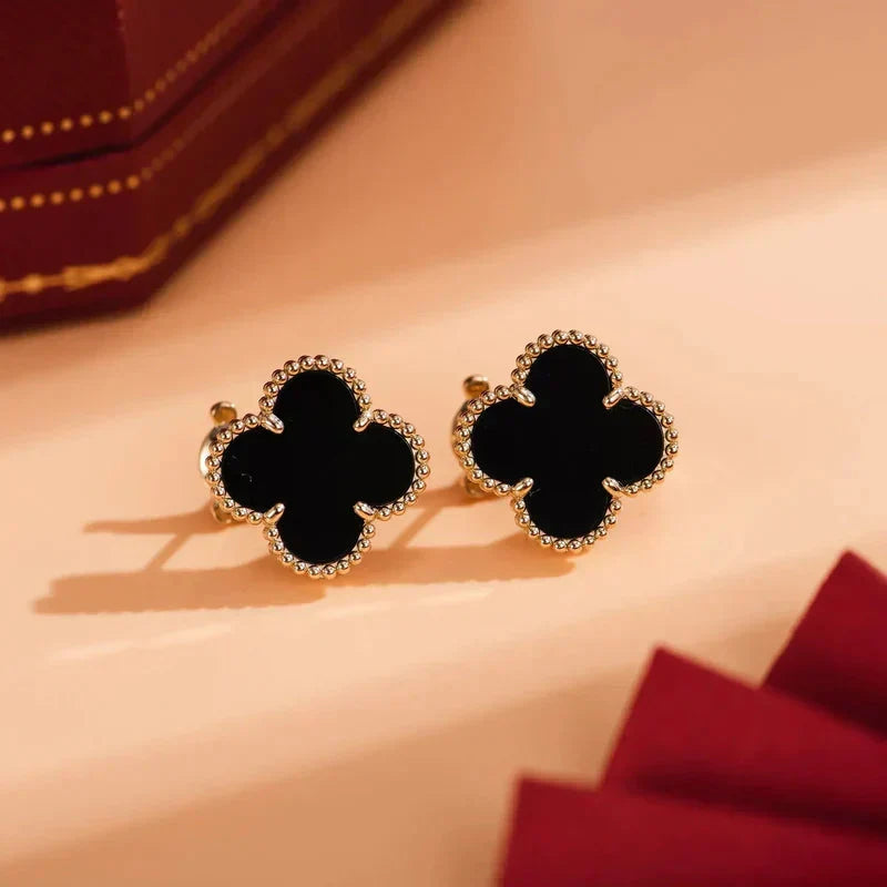 ??MIRA?¡¥CLOVER MEDIUM 1 MOTIFS  ONYX STUD EARRINGS