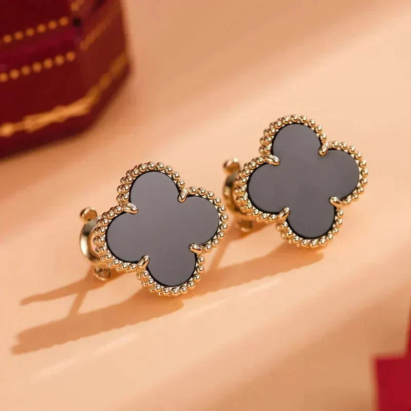 ??MIRA?¡¥CLOVER MEDIUM 1 MOTIFS  ONYX STUD EARRINGS