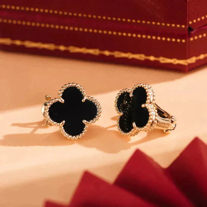 ??MIRA?¡¥CLOVER MEDIUM 1 MOTIFS  ONYX STUD EARRINGS