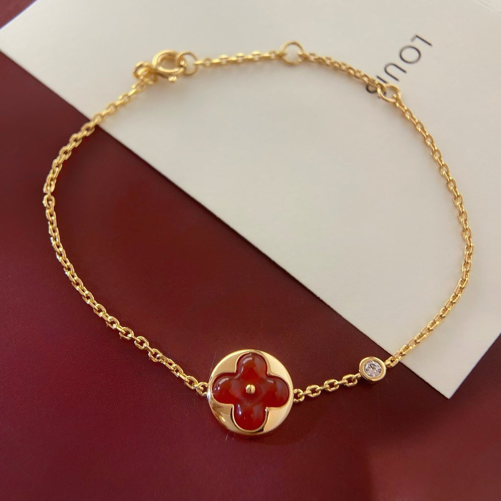 ??MIRA?¡¥SUN PEDANT CARNELIAN BRACELET