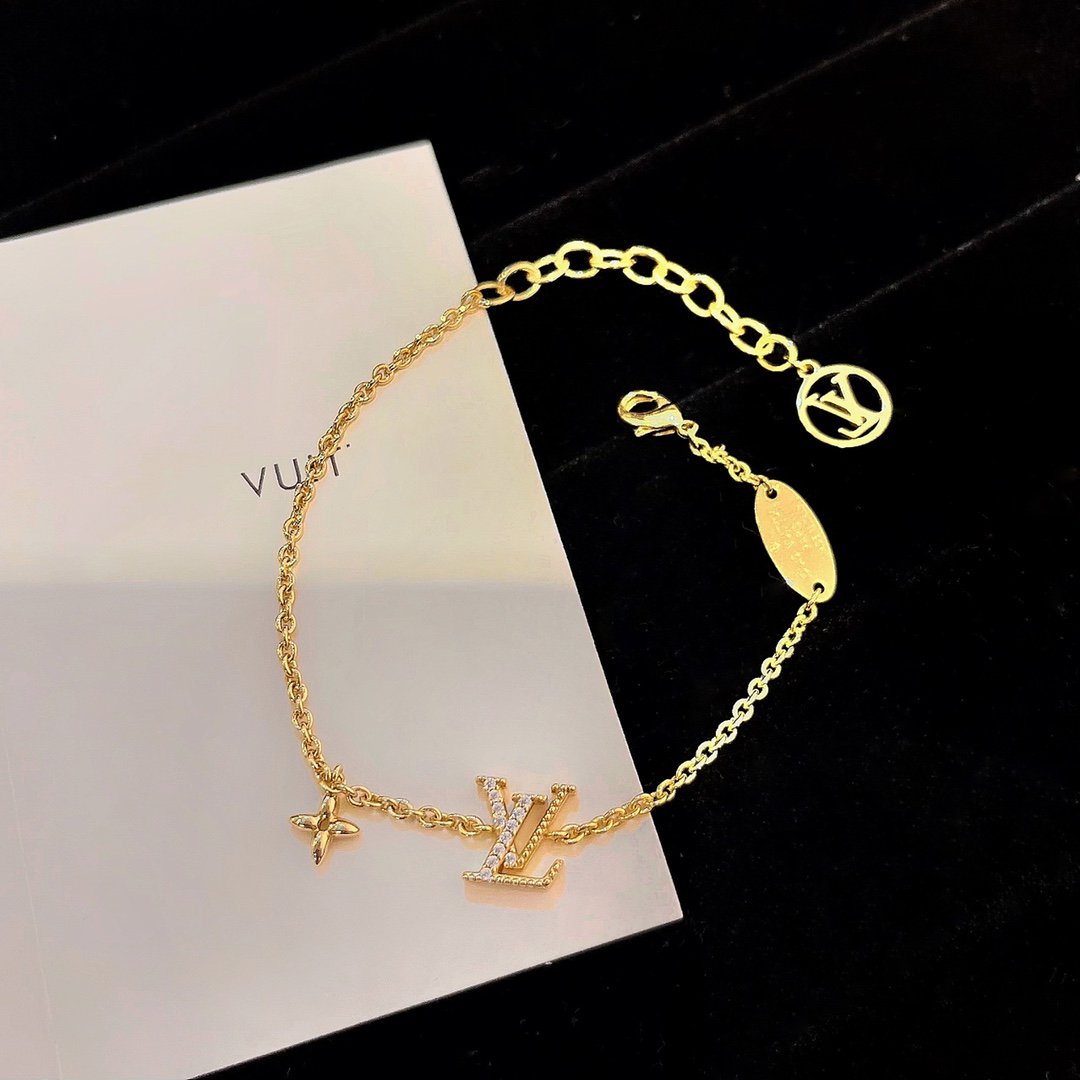 ??MIRA?¡¥LOGO STAR MOTIF GOLD BRACELET